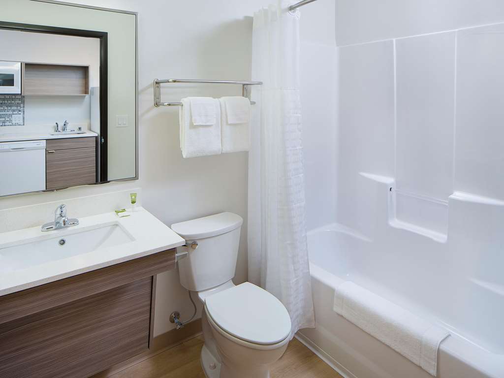 Woodspring Suites Seattle Everett Room photo