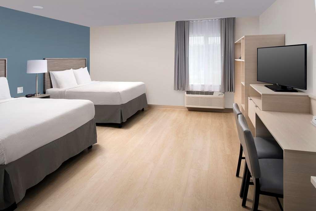 Woodspring Suites Seattle Everett Room photo